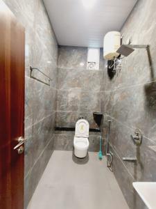 Bathroom Image of 350 Sq.ft 1 RK Studio for rent in Scheme No 114 Indore for Rs. 10500