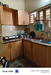 Kitchen Image of 900 Sq.ft 2 BHK Apartment / Flat for rent in Halasuru Bengaluru for Rs. 30000