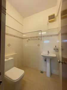Bathroom Image of 2600 Sq.ft 3 BHK Apartment / Flat for rent in Jubilee Hills Hyderabad for Rs. 75000