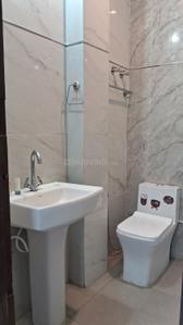 Bathroom Image of 1000 Sq.ft 2 BHK Builder Floor for rent in Sector Xu 1 Greater Noida for Rs. 20000