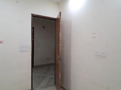 Bedroom Image of 450 Sq.ft 2 BHK Builder Floor for rent in Shastri Nagar New Delhi for Rs. 16000