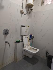 Bathroom Image of 550 Sq.ft 1 BHK Apartment / Flat for rent in Scheme No 54 Indore for Rs. 15000