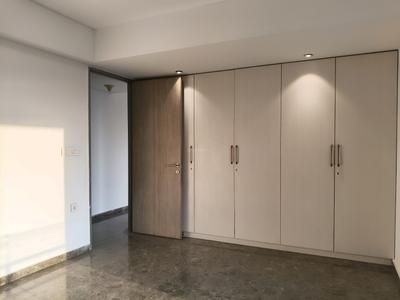 Bedroom Image of 2400 Sq.ft 4 BHK Builder Floor for sale in Lokhandwala Victoria, Worli Mumbai for Rs. 145000000