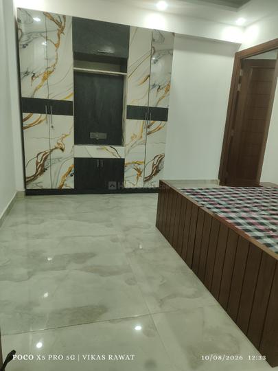 Bedroom Image of Big walk in Sector 52, Noida