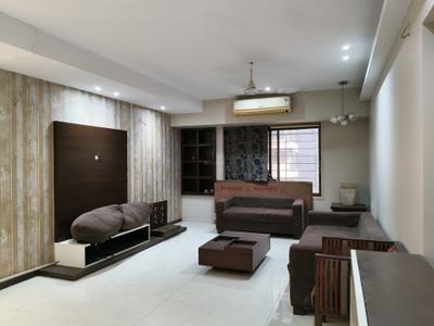 Living Room Image of 1033 Sq.ft 3 BHK Apartment / Flat for sale in Dadar East Mumbai for Rs. 59000000