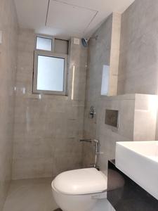 Common Bathroom Image of 3500 Sq.ft 5 BHK Apartment / Flat for sale in Transcon Flora Heights, Andheri West Mumbai for Rs. 148500000