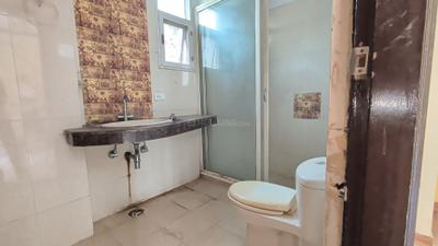 Image of 1633 Sq.ft 3 BHK Apartment / Flat for rent in Prateek The Royal Cliff, Crossings Republik, Ghaziabad for Rs. 23000