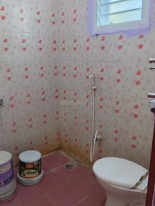 Bathroom Image of 770 Sq.ft 1 BHK Independent House for rent in Meenakshi Amman Nagar Madurai for Rs. 10000