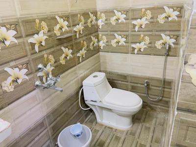 Bathroom Image of 3000 Sq.ft 1 RK Independent House for rent in Pahari Village Patna for Rs. 18000