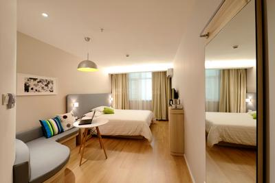Bedroom Image of 1750 Sq.ft 3 BHK Apartment / Flat for rent in New Ranip Ahmedabad for Rs. 27000