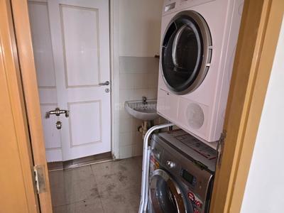 Bathroom Image of 4000 Sq.ft 4 BHK Apartment / Flat for sale in Hiranandani Tivoli Tower, Powai Mumbai for Rs. 180000000