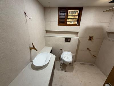Bathroom Image of 4000 Sq.ft 4 BHK Independent House for sale in Kakkanad Kochi for Rs. 37500000