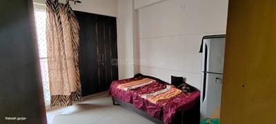 Bedroom Image of 945 Sq.ft 2.5 BHK Apartment / Flat for rent in Phase 2 Noida for Rs. 24000