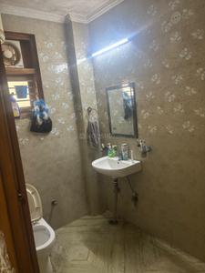 Bathroom Image of 1400 Sq.ft 2 BHK Builder Floor for rent in Sector 52 Gurgaon for Rs. 38000