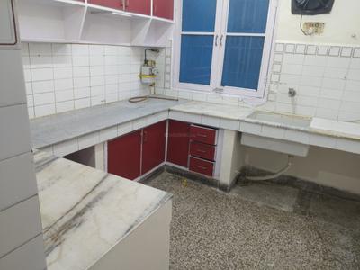 Kitchen Image of 1300 Sq.ft 2.5 BHK Apartment / Flat for rent in Sector 30 Noida for Rs. 30000