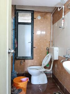 Common Bathroom Image of 700 Sq.ft 1 BHK Apartment / Flat for rent in Kasarvadavali Thane for Rs. 15500