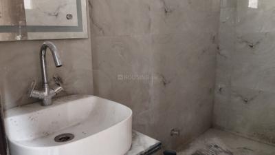 Bathroom Image of 712 Sq.ft 1 RK Builder Floor for rent in Sector 40 Gurgaon for Rs. 23000