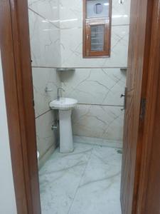Bathroom Image of 650 Sq.ft 2 BHK Apartment / Flat for rent in Swaraj Homes Maa Shakti Apartments, Paschim Vihar New Delhi for Rs. 20500