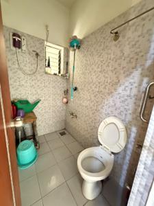 Bathroom Image of 1700 Sq.ft 4.5 BHK Apartment / Flat for sale in Bhayli Vadodara for Rs. 8000000