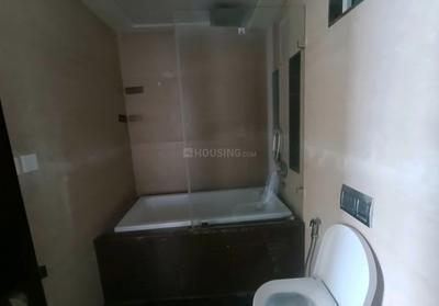 Bathroom Image of 2100 Sq.ft 3 BHK Apartment / Flat for sale in Lokhandwala Minerva, Worli Mumbai for Rs. 120000000