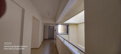 Bathroom Image of 590 Sq.ft 1 BHK Apartment / Flat for sale in Provident Kenvista T3, Kondhwa Pune for Rs. 4900000