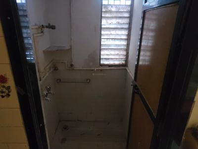 Bathroom Image of 400 Sq.ft 1 RK Studio for rent in Dahisar West Mumbai for Rs. 24000