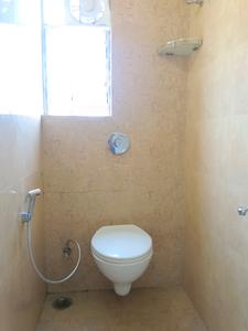 Bathroom Image of 990 Sq.ft 2 BHK Apartment / Flat for sale in Salkia Howrah for Rs. 3000000