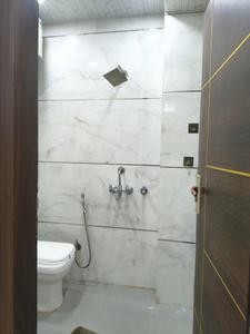 Common Bathroom Image of 950 Sq.ft 2 BHK Builder Floor for sale in Indirapuram Ghaziabad for Rs. 7000000