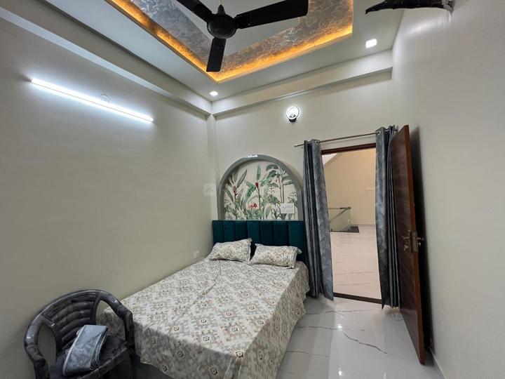 Gandhipath west Main Image 1