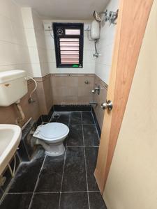 Bathroom Image of 1100 Sq.ft 3 BHK Apartment / Flat for rent in Vile Parle East Mumbai for Rs. 120000