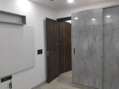 Bedroom Image of 850 Sq.ft 2 BHK Builder Floor for sale in Shalimar Bagh New Delhi for Rs. 11000000