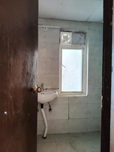 Common Bathroom Image of 1000 Sq.ft 3 BHK Apartment / Flat for rent in Amrapali Dream Valley 2, Noida Extension Greater Noida for Rs. 18000