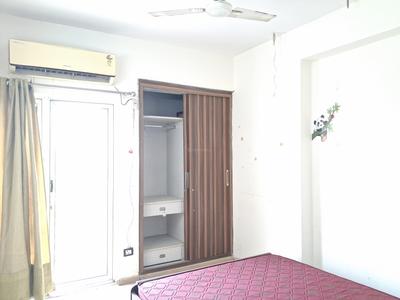 Bedroom Image of 1701 Sq.ft 3 BHK Apartment / Flat for sale in DLF Capital Greens Phase 1 And 2, Karampura New Delhi for Rs. 32500000