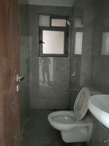 Common Bathroom Image of 845 Sq.ft 2.5 BHK Apartment / Flat for sale in Sheth Auris Bliss, Malad West Mumbai for Rs. 23000000
