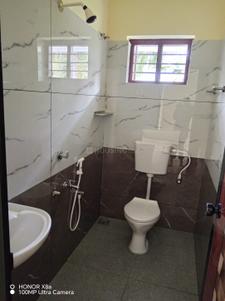 Bathroom Image of 700 Sq.ft 2 BHK Independent House for rent in Menamkulam Thiruvananthapuram for Rs. 15000