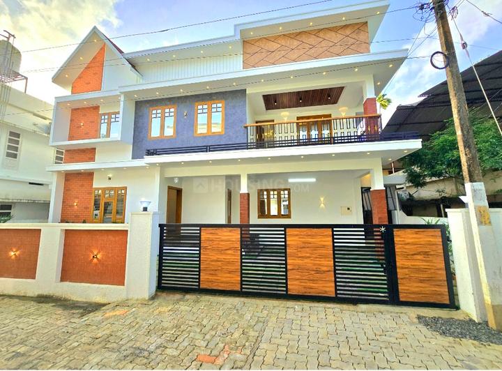 Kuzhivelippady Main Image 1