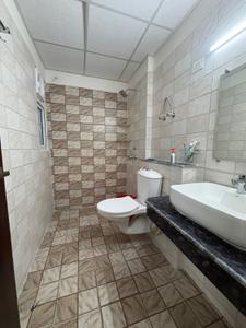 Image of 1500 Sq.ft 3 BHK Apartment / Flat for rent in Shri Radha Aqua Garden, Noida Extension, Greater Noida for Rs. 25000