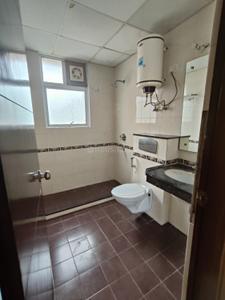 Bathroom Image of 3125 Sq.ft 4 BHK Apartment / Flat for sale in Bestech Park View Spa, Sector 47 Gurgaon for Rs. 78100000