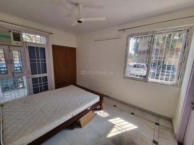 Bedroom Image of 2500 Sq.ft 3 BHK Independent House for rent in Sector 19 Noida for Rs. 48000