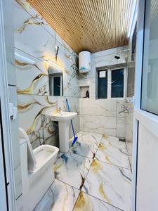 Bathroom Image of 1500 Sq.ft 2 BHK Independent House for rent in Dharamsala Kangra for Rs. 27000