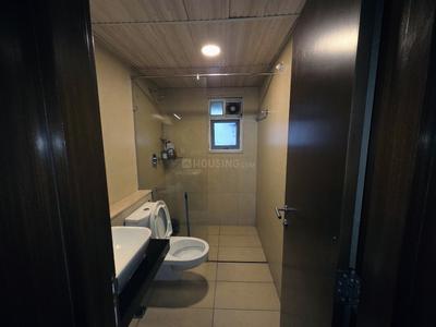 Bathroom Image of 1615 Sq.ft 3 BHK Apartment / Flat for rent in Prestige Misty Waters Vista Tower, Nagavara Bengaluru for Rs. 70000