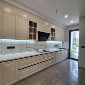 Kitchen Image of 1900 Sq.ft 3 BHK Builder Floor for sale in Sector 46 Gurgaon for Rs. 27000000