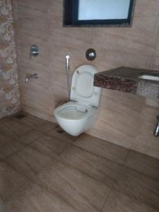 Common Bathroom Image of 745 Sq.ft 1.5 BHK Apartment / Flat for rent in Amanora Gold Towers, Hadapsar Pune for Rs. 31000