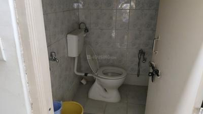 Bathroom Image of 1900 Sq.ft 3 BHK Apartment / Flat for rent in Hyderguda Hyderabad for Rs. 36000