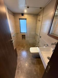 Bathroom Image of 1200 Sq.ft 3 BHK Apartment / Flat for rent in Panju Mahal, Bandra West Mumbai for Rs. 335000