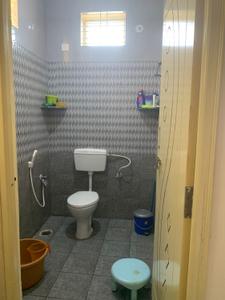 Bathroom Image of 1000 Sq.ft 1 BHK Independent House for rent in Mahadevapura Bengaluru for Rs. 17000