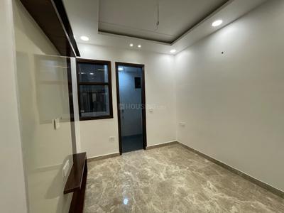 Bedroom Image of 900 Sq.ft 3 BHK Builder Floor for sale in  Shalimar Bagh BH West Block RWA, Shalimar Bagh New Delhi for Rs. 18000000