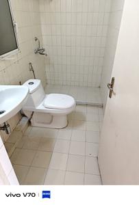 Image of 1200 Sq.ft 2 BHK Apartment / Flat for sale in DLF Phase 5, Gurgaon for Rs. 28500000