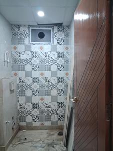 Common Bathroom Image of 1500 Sq.ft 3 BHK Apartment / Flat for sale in Sector 73 Noida for Rs. 5250000