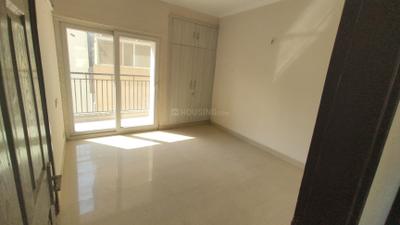 Bedroom Image of 1425 Sq.ft 3 BHK Apartment / Flat for rent in Paramount Floraville, Sector 137 Noida for Rs. 33000